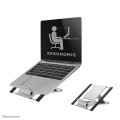 Neomounts NSLS100 stojak na laptop Półka wysięgnikowa na notebooka Srebrny 55,9 cm (22")